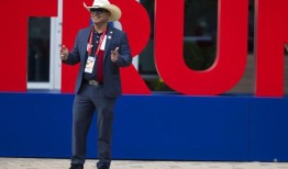 尽管在政策上存在分歧，但威斯康辛州共和党人似乎在共和党的纲领下团结一致