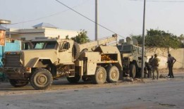 警方称，索马里首都一家繁忙咖啡馆遭遇炸弹袭击，造成至少5人死亡