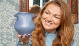 我花了30英镑买了一个二手花瓶——你不会相信它值多少钱