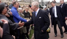 查尔斯国王参加复活节教堂礼拜，这是他被诊断出癌症以来最重要的一次公开露面