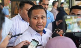 马来西亚将效仿新加坡在二维码通关方面的做法;试点工厂工人在柔佛州陆路检查站