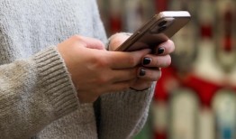 简而言之：众议院正在努力保护未成年人远离电子设备上的露点内容