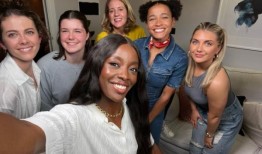 不可思议的女性展示了谈论月经是多么有力量