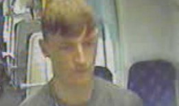 监控录像显示，两名男子在格拉斯哥火车上遭到严重袭击