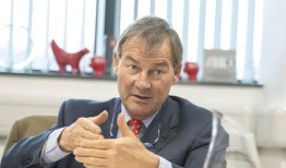 在“自私的”保守党退出后，脱欧派宣布他将在补选中代表改革英国