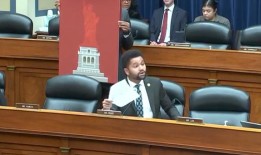 民主党提议移除自由女神像，以抗议共和党“偏执”的移民法