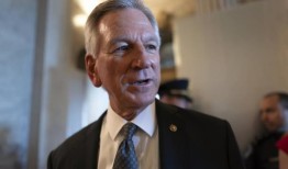 众议院委员会主席说，塔伯维尔“瘫痪”了五角大楼