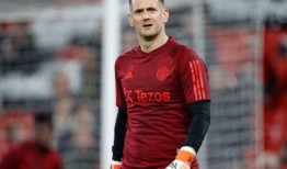 曼联：埃里克-哈格对失去安德烈-奥纳纳去非洲杯直言不讳