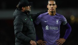 阿森纳惩罚10人利物浦，点燃英超冠军之争