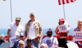 尽管在政策上存在分歧，但威斯康辛州共和党人似乎在共和党的纲领下团结一致