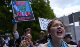 尽管在政策上存在分歧，但威斯康辛州共和党人似乎在共和党的纲领下团结一致