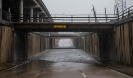 贝丽尔以一级飓风的形式登陆德克萨斯州