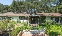 演员尼克·扎诺在卡拉巴萨斯的湖边别墅以310万美元的价格成交