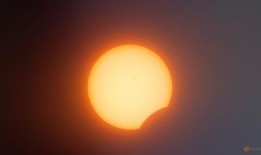 数千万人在北美观看日全食