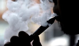 看足球比赛吸电子烟？阿拉巴马州法案寻求在公共场所禁止电子烟