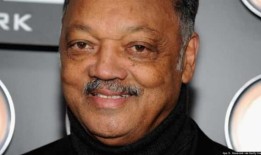 杰西·杰克逊牧师辞去民权组织领袖一职