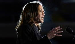 卡玛拉·哈里斯访问乔治亚州，处理与堕胎法有关的两名妇女死亡事件