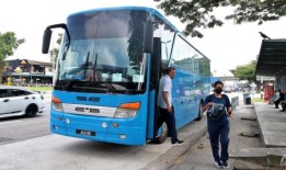 马来西亚将效仿新加坡在二维码通关方面的做法;试点工厂工人在柔佛州陆路检查站