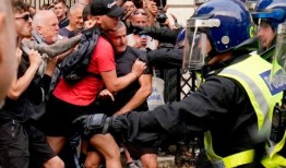 英国南港三名儿童被杀事件引发35起抗议活动，英国将面临暴力