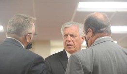 看足球比赛吸电子烟？阿拉巴马州法案寻求在公共场所禁止电子烟