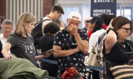 科技对现代生活的掌控正把我们推向一条布满数字地雷的昏暗道路