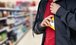 b｜英国新闻发布的新警察名单显示，格雷格斯跻身最受入店行窃困扰的五大商店之列