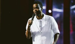 据报道，威尔·史密斯对克里斯·洛克的Netflix特别节目感到“尴尬、受伤”