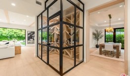 频繁的入室盗窃促使洛杉矶快船队球星伊维卡·祖巴克以500万美元的价格在加州恩西诺上市