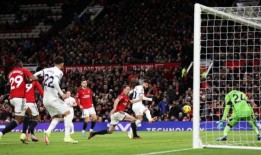 曼联和热刺在老特拉福德打成平局